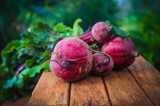 Beetroot : Nutrition and Benefits